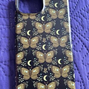 Casely iPhone 14/15 Butterfly Pattern Phone Case - Black and Brown